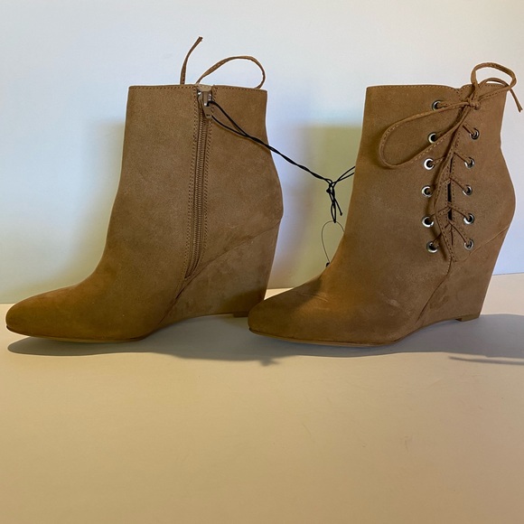๐๏ธ๐๏ธ๐๏ธ Forever 21 Beige Boots/Wedge/High/Shoes sz 5, NWT - Picture 3 of 6